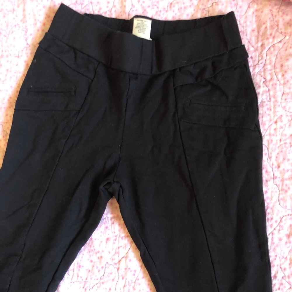 Black Leggings.